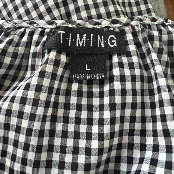 🔥🔥Timing Womens Size L Long Sleeve Shirt Black/White Check Off Shoulder Ruffle - Picture 5 of 5